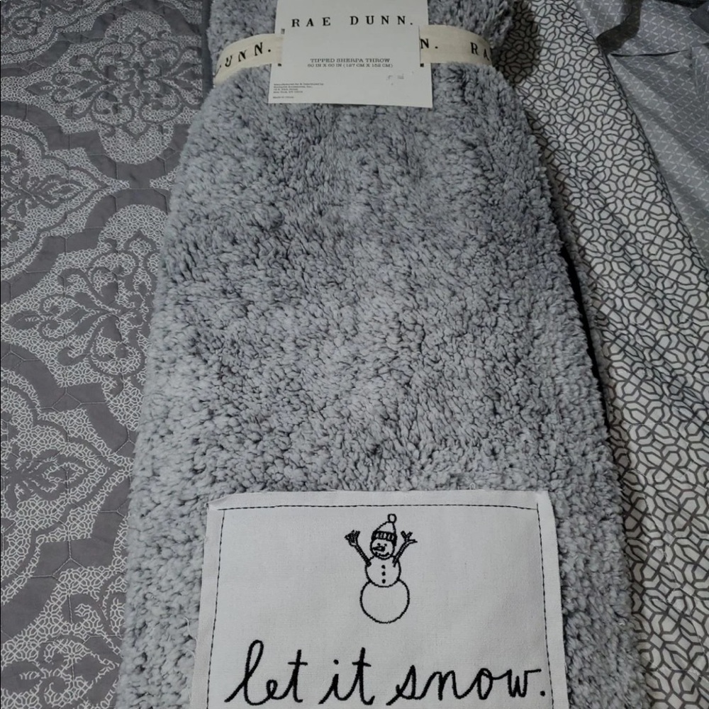 SOLD!!!  Rae Dunn Sherpa throw - Picture 2 of 4